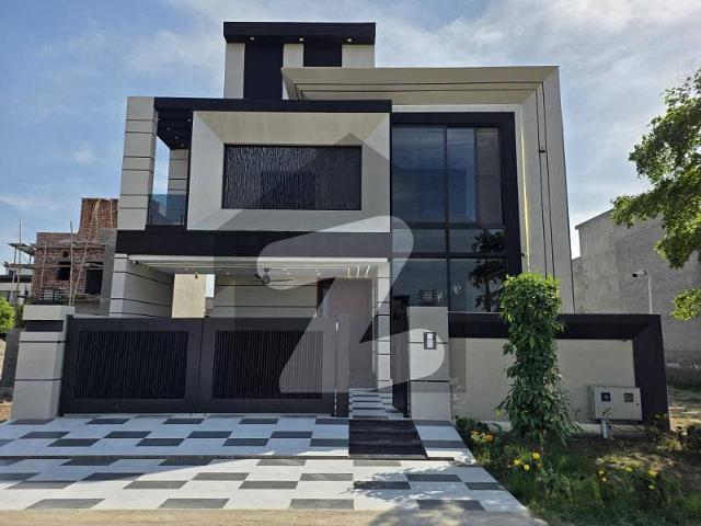 Owner Built Ultra Modern Designer House *Crystal Block, Park View Society Lahore 10 Marla