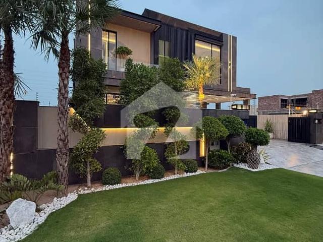 Owner Needy 1 Kanal Most Beautiful Modern Design Bungalow For Sale At Prime Location Reasonable Price