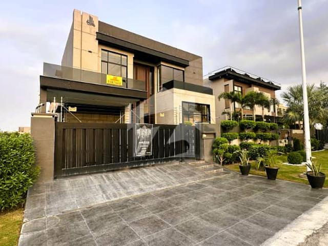 Owner needy 1 kanal slightly used ultra modern bungalow for sale in dha phase 8 near to airport