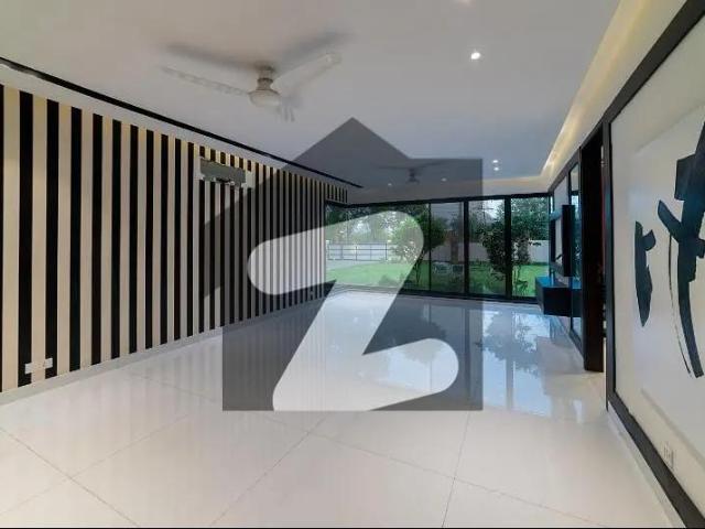Owner needy 26 marla italian style ultra modern bungalow with swiiming pool and huge lawn for sale in dha phase 8 near to park. DHA Phase 8
