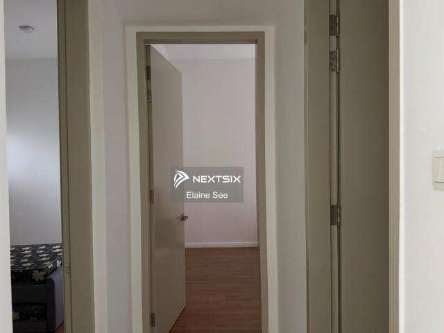 Owner new painting nice vlean and bigger size landed house