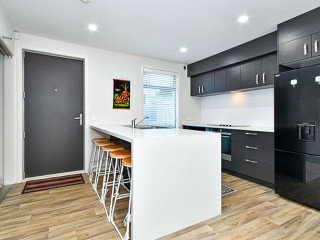Owners say sell! Freehold *4.99% finance!