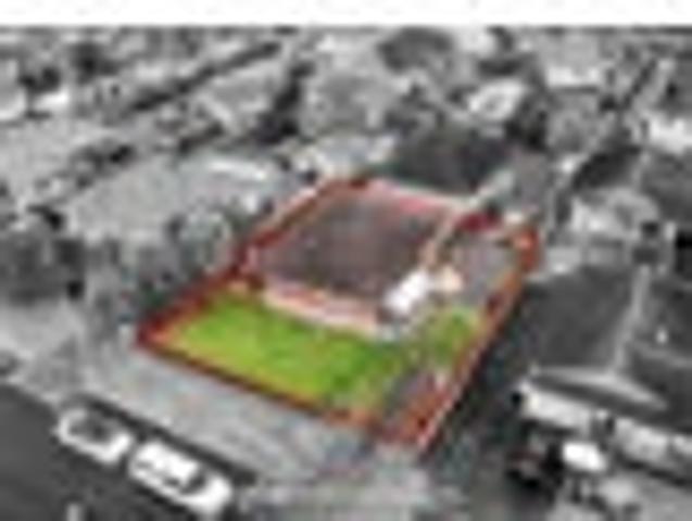 Owners relocating: This must be sold!