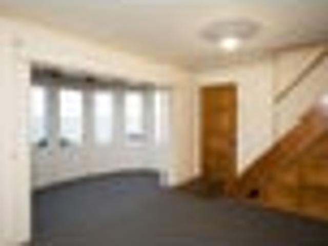 Owhiro Bay, 2 bedrooms, $480 pw