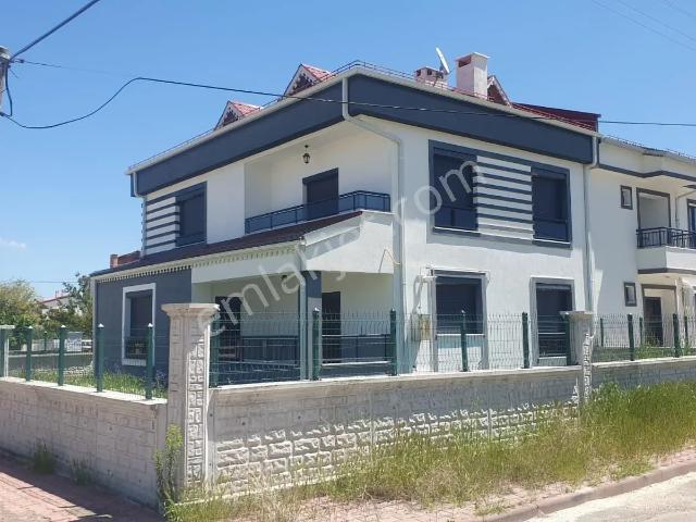 Otovil'den Karşıyaka'da 4+1 Kiralık Dubleks Villa