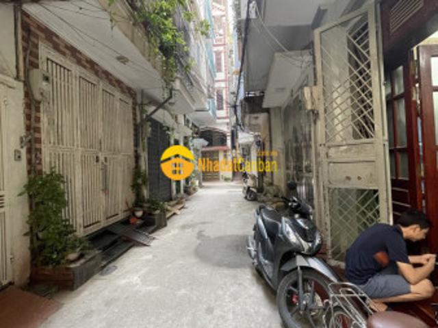 Oto đỗ cửa nhình 9 tỷ phố vip đống đa huỳnh thúc kháng dân xây diện tích rộng 9.8 tỷ