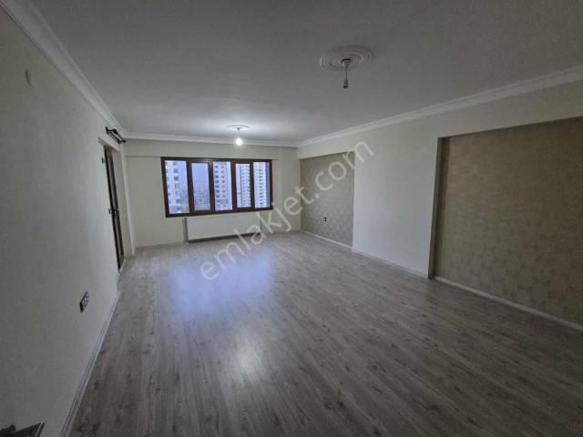 Otogar Arkası Satılık 3+1 Havuzlu Site