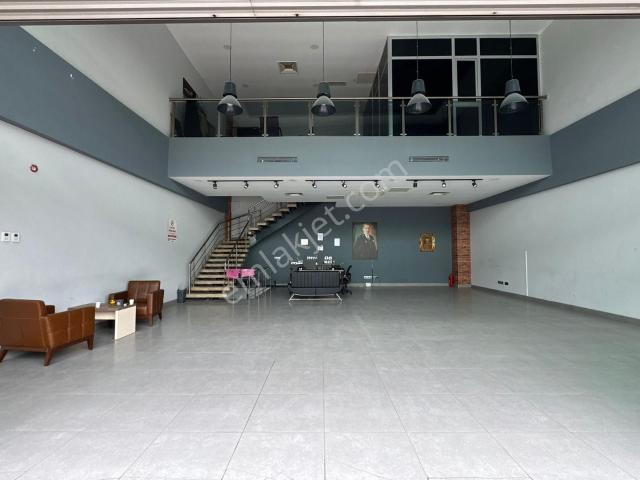 Otonomide Güzel Konumda Galeri Showroom