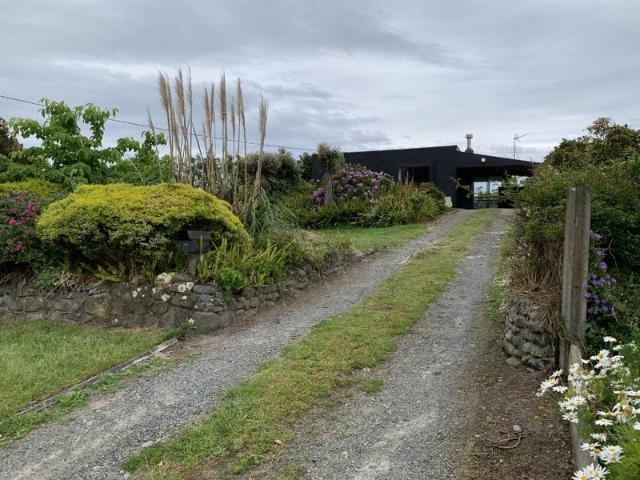 otaki beach, 2 bedrooms