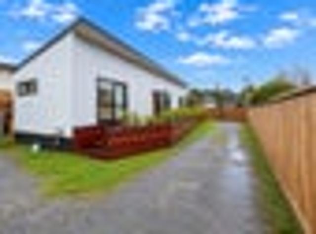 Otaki Beach, 2 bedrooms, $595 pw
