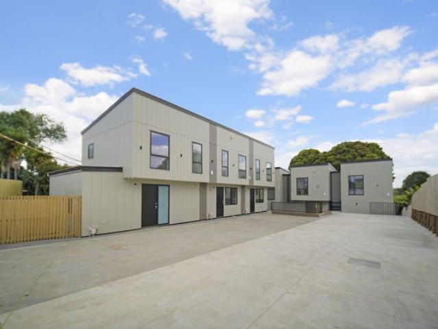 otara, 2 bedrooms