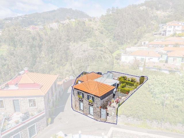 Ótima moradia unifamiliar de tipologia T2 111m² Santo António Funchal