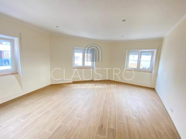 Ótimo apartamento T1 totalmente renovado Zona Central