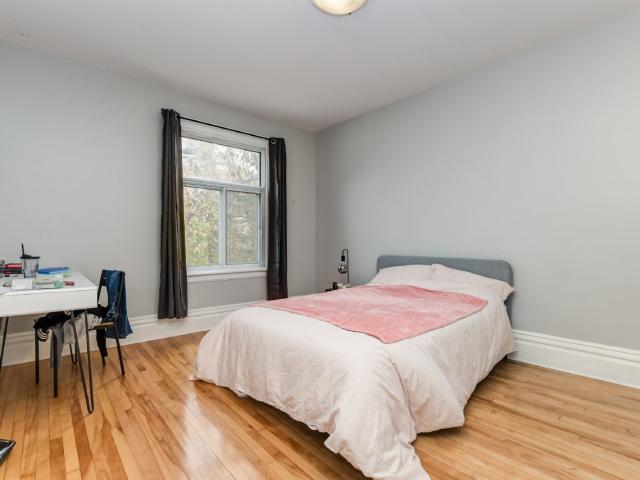 Ottawa, ON K1Y 3G8 1074 Gladstone Avenue 2D