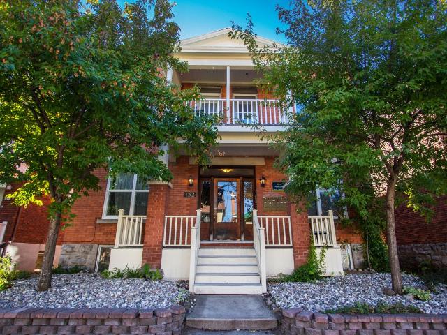 152 Goulburn Avenue 2 Ottawa, ON K1N8E2