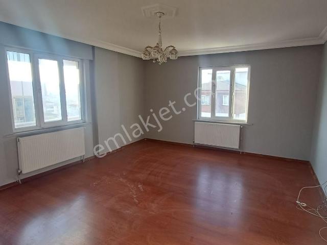 Oturuma Hazır Çift Balkonlu, Geniş, Uygun Fiyatlı Daire