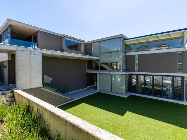 Oubaai Marvel