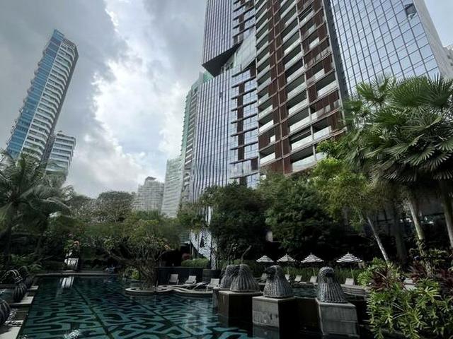 Oue Twin Peaks D9, Condominium