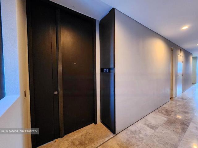 Oue Twin Peaks D9, Condominium