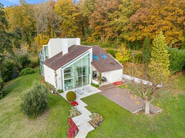 Ouest parisien – Propriété contemporaine d’architecte en lisière de forêt