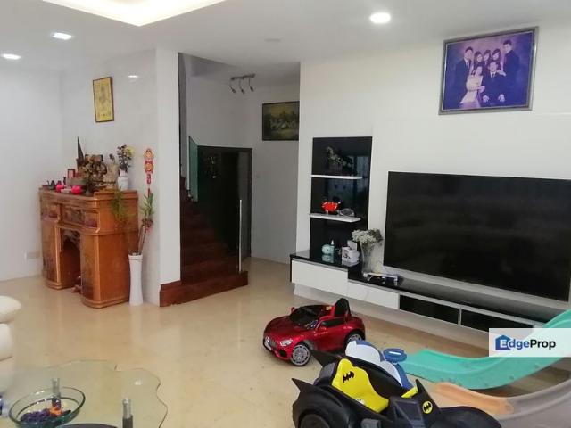 OUG/Taman Yarl 3 Storey Renovated Semi D For Sale