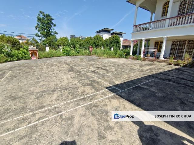 Oug / Happy Garden Corner 2 Storey Bungalow with Big Landscape For Sale