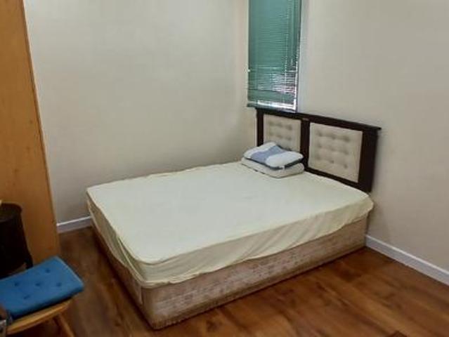OUG Studio room within terrace house