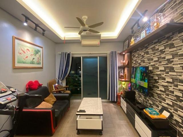 Oug parklane near lrt pavillion bukit jalil old klang road midvalley female only