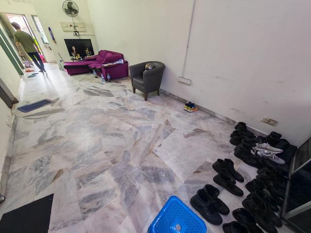 Oug Tan Yew Lai 1 Storey Terrace House Endlot WIth Land For Sale