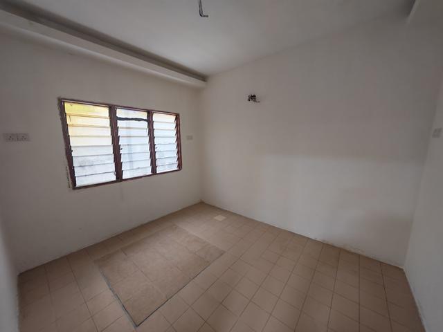 Oug Tan Yew Lai 1 Storey Terrace House Flat Car Porch For Sale