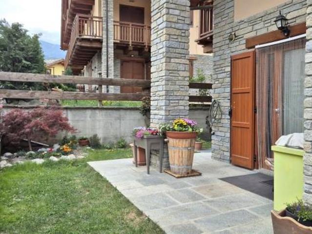 Oulx: Vendiamo Trilocale con giardino privato e box auto