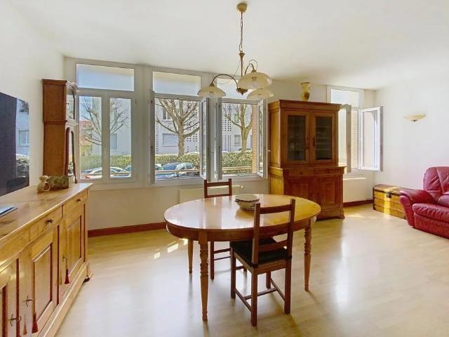 OULLINS T3 de 68m² au calme