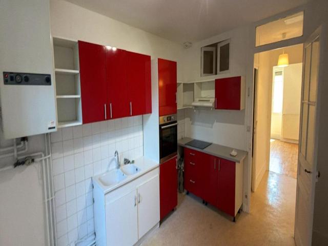 OULLINS 44 boulevard Emile Zola 69600 OULLINS A.