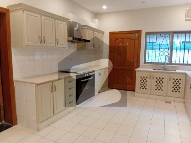 Out class location house F 6