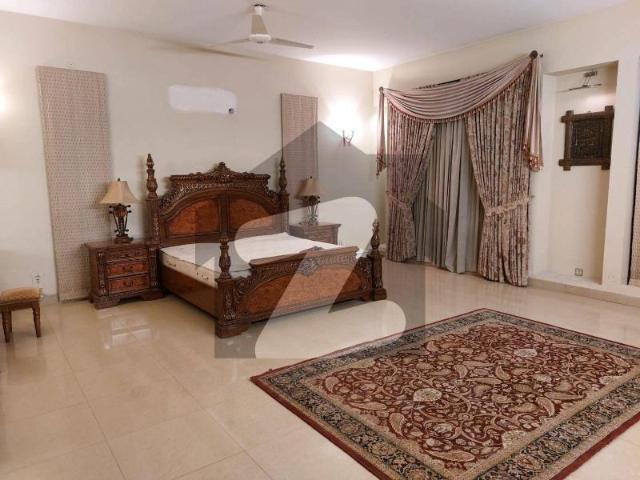 Outclass Furnished Bungalow 1000 Yard For Rent 6 Bed Big Parking Lawn DHA Phase 8