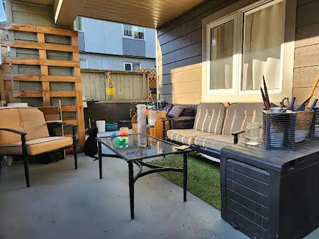 Outdoor Living Space, Downtown!