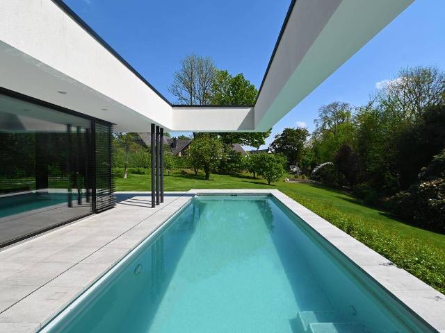 Outstanding! Luxuriöses Bauhaus in Top Lage Bredeney mit Parkgarten, Pool & Garagen