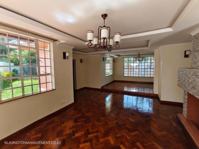 Outstanding secure corner villa 5 bedrooms plus family rm, study and dsq