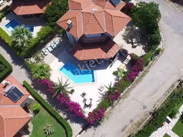 Ovacık'ta Babadag Yolunda 3+1 Geniş Villa