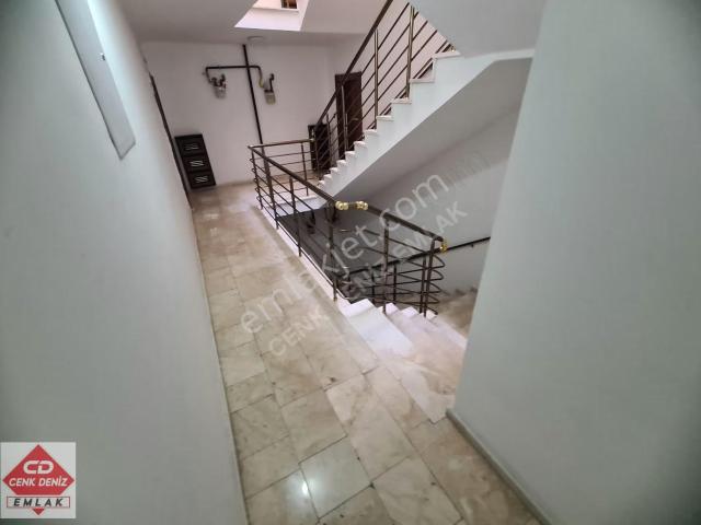 Ovacık'ta Site Konseptli Teras Balkonlu 150m² Kök Tapu Lüks 3+1