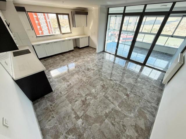 Ovacık Yakını Gözde Sitede 240 M2 Genişlikde 4+1