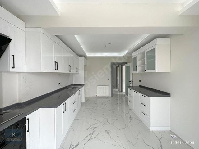 OVACIK MAHALLESİNDE TAM DONANIMLI SİTEDE 3+1 SATILIK DAİRE