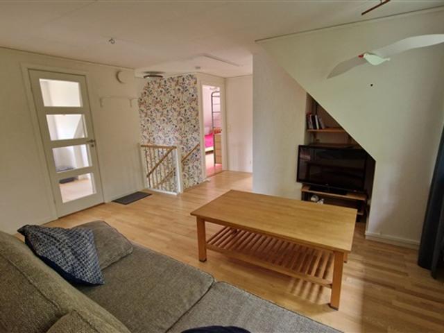 Ovanvåning i villa lämplig för två att dela, Lund, Skåne