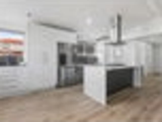 Overseas Vendor This Property Must Be Sold