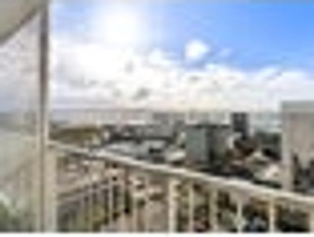 Oversized one bedroom with carpark & views