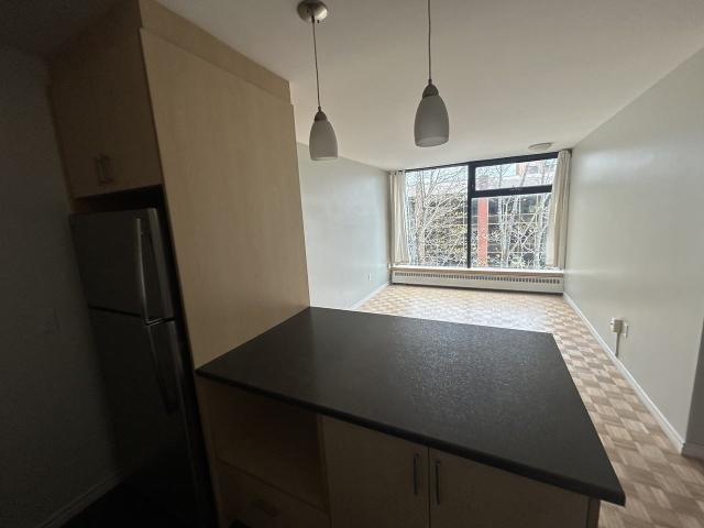 Oxford House 1 Bedroom Apartment for Rent at 1545 Oxford St, Halifax, NS B3H 3Z3