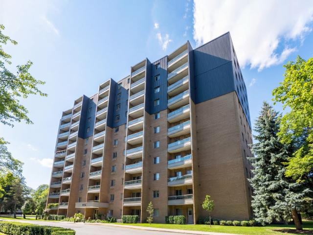 Oxford Park Towers Huron Apartment for Rent