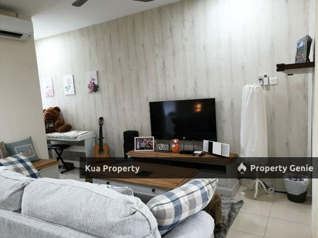 Oxford Park Avenue Townhouse for Rent! Loctaed at Jalan Muara Tuang