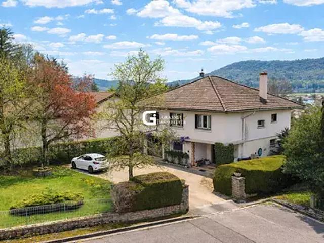 Oyonnax 01100 Achat / Vente maison 5 pièces t5 au dernier étage terrasse
