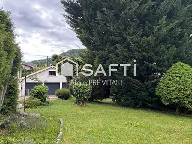 Oyonnax 01100 Achat / Vente parking